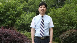 高中部副校長(zhǎng) 蔣榮幸